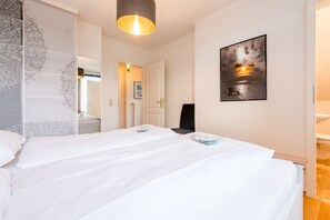 3 bedrooms, iron/ironing board, WiFi