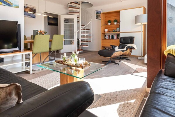 TV, DVD player, stereo