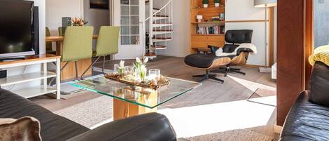 Fernseher, DVD-Player, Stereoanlage