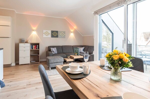 TV - Käpt'n Nelson, App. 13 - Moderne 3-zimmer Ferienwohnung mit Ca.70 m² Wohnfläche für 4 Personen (Wenningstedt-Braderup (Sylt))