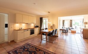 Réfrigérateur, four, plaque de cuisson, lave-vaisselle