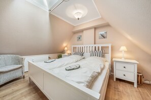 2 bedrooms, iron/ironing board, WiFi