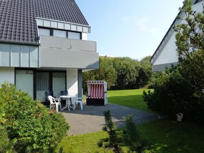 Outdoor dining - Captain Gordon, App. 13 - Beautiful 2-room vacation apartment with approx. 45 m², for up to (Wenningstedt-Braderup (Sylt))