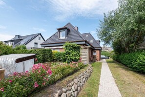 Exterior - Sylt feel-good nest, App. 2 - Cozy 1-room apartment with approx. 25 m², (Wenningstedt-Braderup (Sylt))