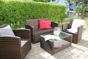 Unclassified image, 2 of 17, button