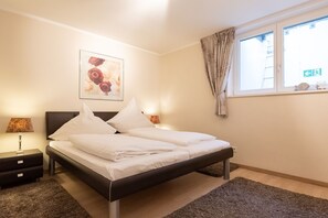 Unclassified image, 5 of 17, button