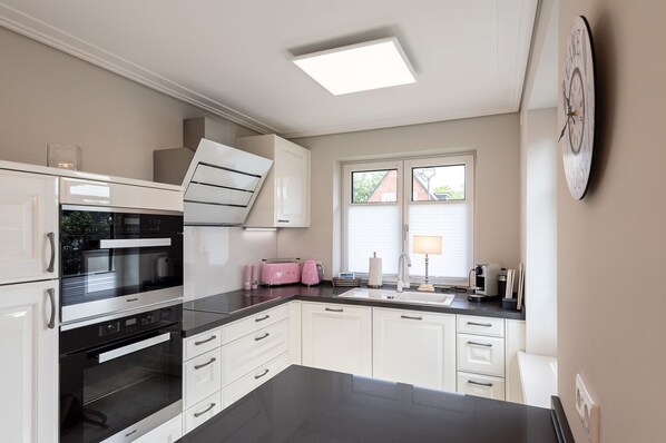 Unclassified image, 1 of 35, button