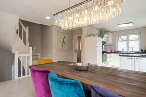 Unclassified image, 3 of 35, button