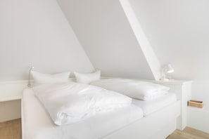 2 Schlafzimmer, Schreibtisch, Bügeleisen/Bügelbrett, WLAN