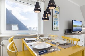 Dining - C-haus Carola. App 13 - Helle und Moderne 3-zimmer Ferienwohnung mit ca. 65 m² in Zentraler Lage, (Wenningstedt-Braderup (Sylt))