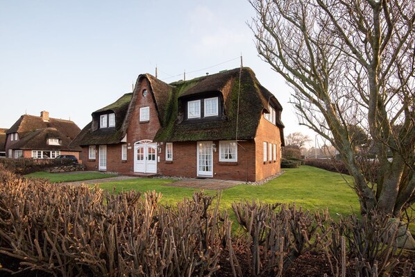 Imagen sin descripción, 1 de 16, botón