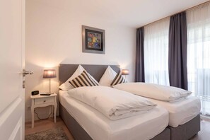 1 bedroom, in-room safe, iron/ironing board, WiFi - Schloss am Meer, App. 10 - 2-zimmer Ferienwohnung in Bester Lage mit ca. 48 m² Wohnfläche, für 2 (Wenningstedt-Braderup (Sylt))