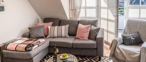 تلفزيون، مدفأة، ستيريو