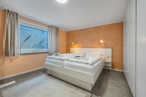 2 slaapkamers, een strijkplank/strijkijzer, wifi