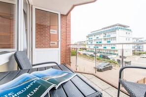 Unclassified image, 3 of 27, button