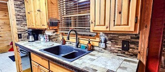 Cozy Nature Escape at Coosawattee - Fall Specials!