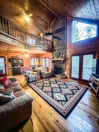 Cozy Nature Escape at Coosawattee - Apple Season Specials!