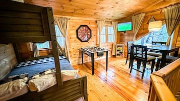 3 bedrooms, desk, iron/ironing board, travel crib