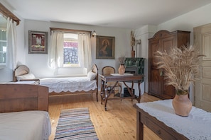 2 chambres, bureau, accĂšs au Wi-Fi (inclus), literie fournie