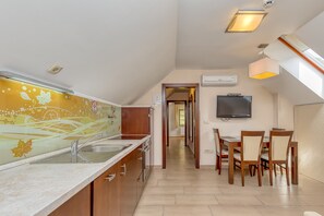 Fridge, microwave, oven, stovetop - Pool Villa Silva Marija - App 307, Pišece, Slovenia (Pišece)