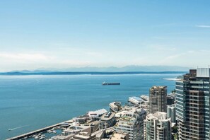 Näkymä rannalle/valtamerelle