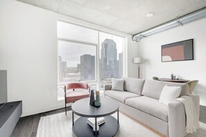 テレビ、ステレオ