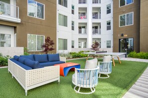 屋外ダイニングエリア