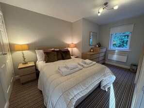 2 Schlafzimmer, Bügeleisen/Bügelbrett, kostenloses WLAN, Bettwäsche