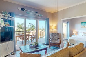 Flat-screen TV - Beach Access. Heated Pool and Hot Tub. Relaxation. Comfort. Views. Convenience. (Treasure Island)