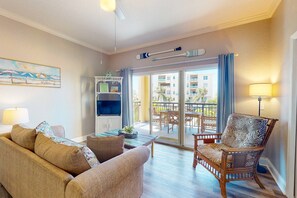 Flat-screen TV - Beach Access. Heated Pool and Hot Tub. Relaxation. Comfort. Views. Convenience. (Treasure Island)