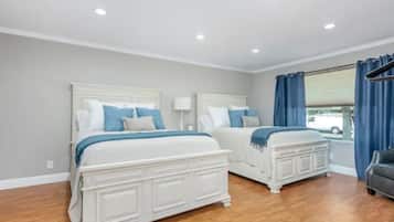 4 bedrooms, desk, iron/ironing board, travel crib