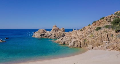 Casa Rosa Rossa: Ferienhaus am Meer mit Pool, ideal für 5 Personen