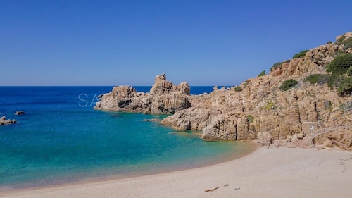 Casa Rosa Gialla: holiday house with pool, 5 persons, near the sea