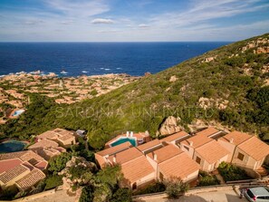 Exterior - Casa Rosa Bianca: House with wonderful seaview, shared pool, two terraces and barbeque (Costa Paradiso)
