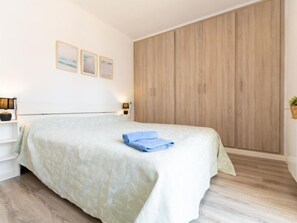 2 bedrooms, iron/ironing board, WiFi - Apartment Vedos by Interhome (Roses)