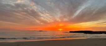 renovated cute 2 rooms flat near the beach