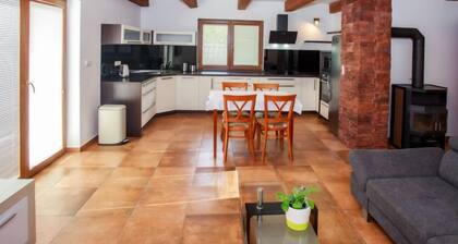 Dehtáře by Interhome