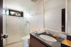 Suite Double Room | Bathroom