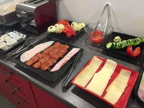 每日供应自助式早餐（需付费）