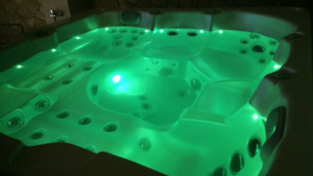 Indoor spa tub - Vulkán Wellness Panzió (Pecs)