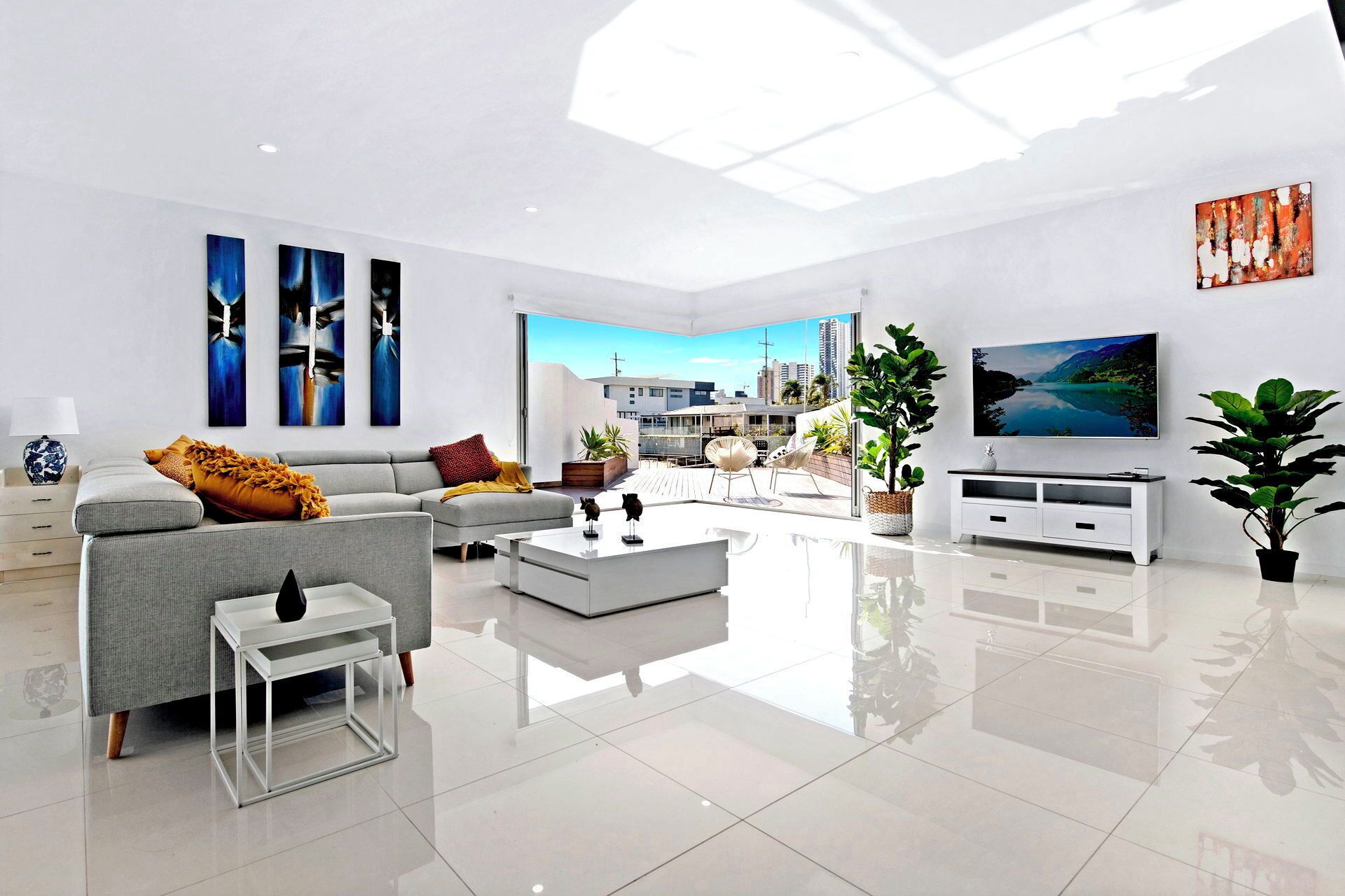 Télévision, espaces bureaux