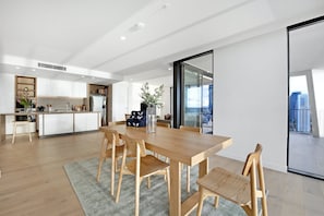 Dining - Luxury Villas Bela Casa (Ocean Views) (Gold Coast)