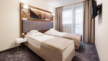Doppelzimmer, Bergblick | Zimmersafe, kostenloses WLAN