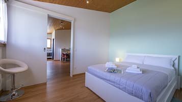 Căn hộ dành cho gia đình, 1 phòng ngủ, cạnh núi (Petit Cadeau) | 1 phòng ngủ, khu vực làm việc phù hợp cho laptop