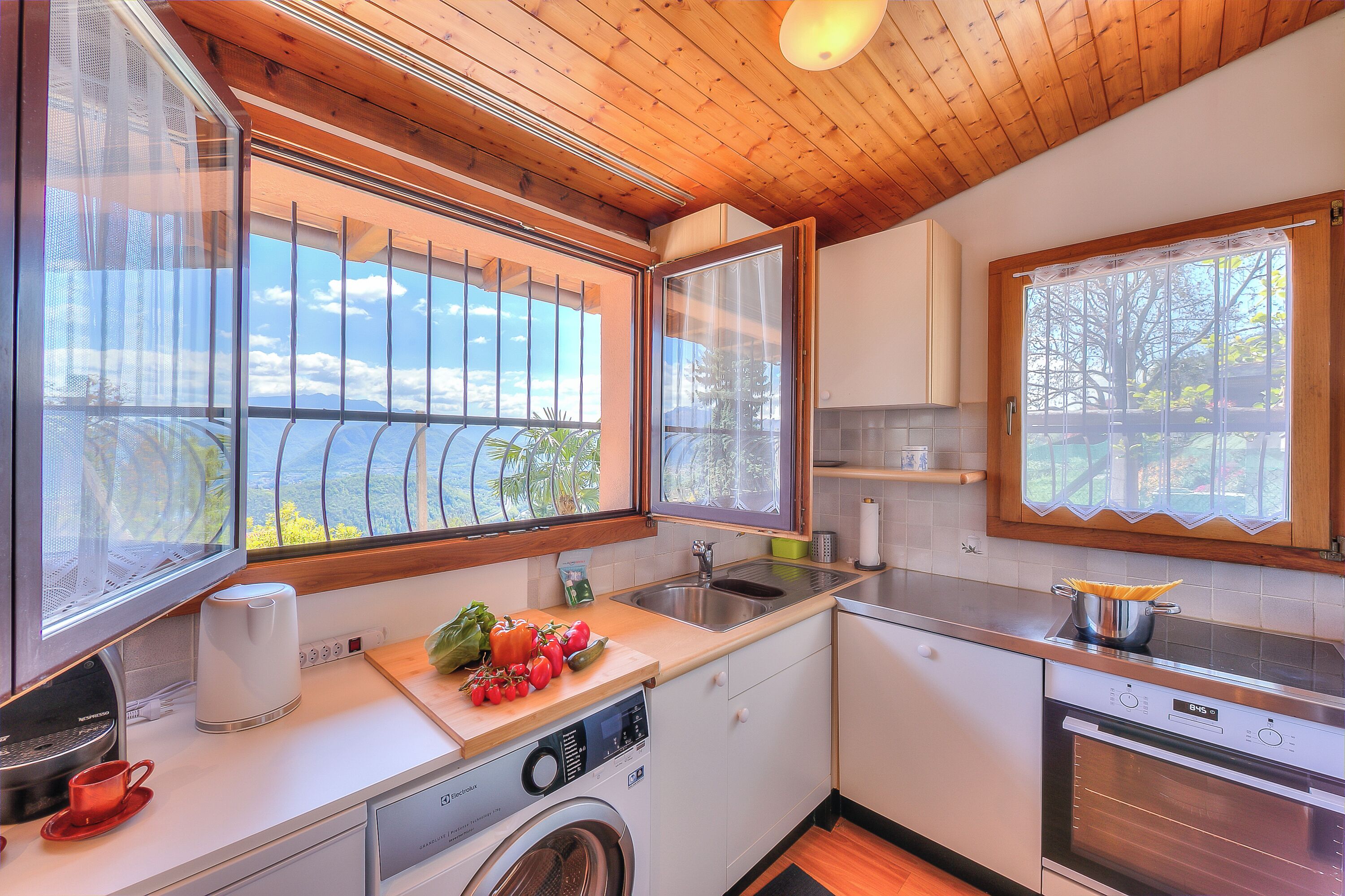 Réfrigérateur, four, plaque de cuisson, lave-vaisselle