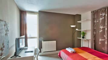 3 chambres, bureau, Wi-Fi, draps fournis