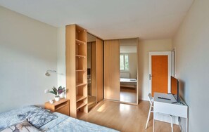 3 chambres, bureau, Wi-Fi, literie fournie