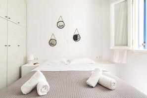 1 habitación, tabla de planchar con plancha, wifi gratis y ropa de cama 