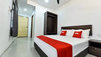 Deluxe Double Room | Meja, Wi-fi percuma, cadar katil