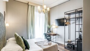 Deluxe-Dreibettzimmer | Daunenbettdecken, Betten mit Memory-Foam-Matratzen, Minibar, Zimmersafe
